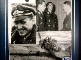 “纳粹德国空战传奇，西德空军总司令” 京特拉尔 将军大尺幅签名照片（已装裱带框) 由三大签名鉴定公司之一Beckett（BAS）提供鉴定