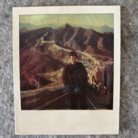 老彩色照片   （一男子在长城上） 用Polaroid宝丽来老相机拍摄   罕见，品佳