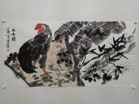 保真书画，杨光学四尺整纸花鸟画《大吉图》一幅。 杨光学是贵州唯一的大写意花鸟画硕士研究生，中国书法家协会会员，贵州师范学院艺术学院讲师，国家画院詹庚西花鸟画工作室画家。