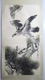 保真书画，福建老一辈书画家，雕刻家林荣国画《松鹰图》一幅，尺寸135×67cm ，原装裱立轴