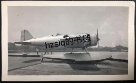 约1930年代美国一水上飞机，背面标注Northrup Delta应为机型或所属航空公司。