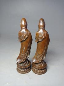 老铜佛像一对。