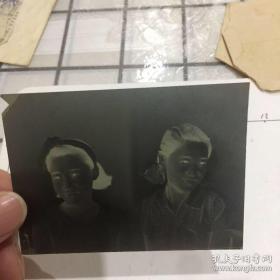 美女照二张底片