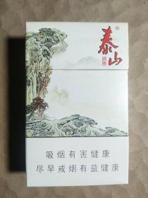 泰山~青秀  烟标（卡标）