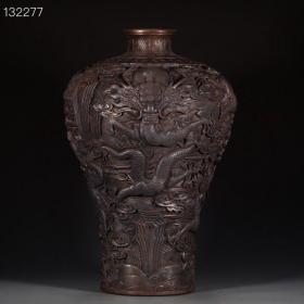 大清乾隆年制款 鎏银雕刻祥云龙纹梅瓶