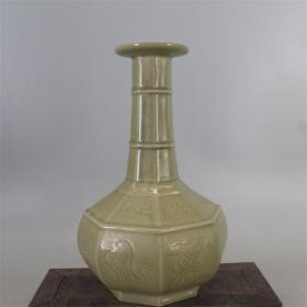 宋越窑秘色瓷雕刻八宝八方宝塔瓶