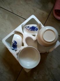 4个瓷碗