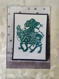 彩色照片：儿童绘画比赛的作品照片  表演作品照片  剪纸照片   共18张合售       彩色照片箱0052