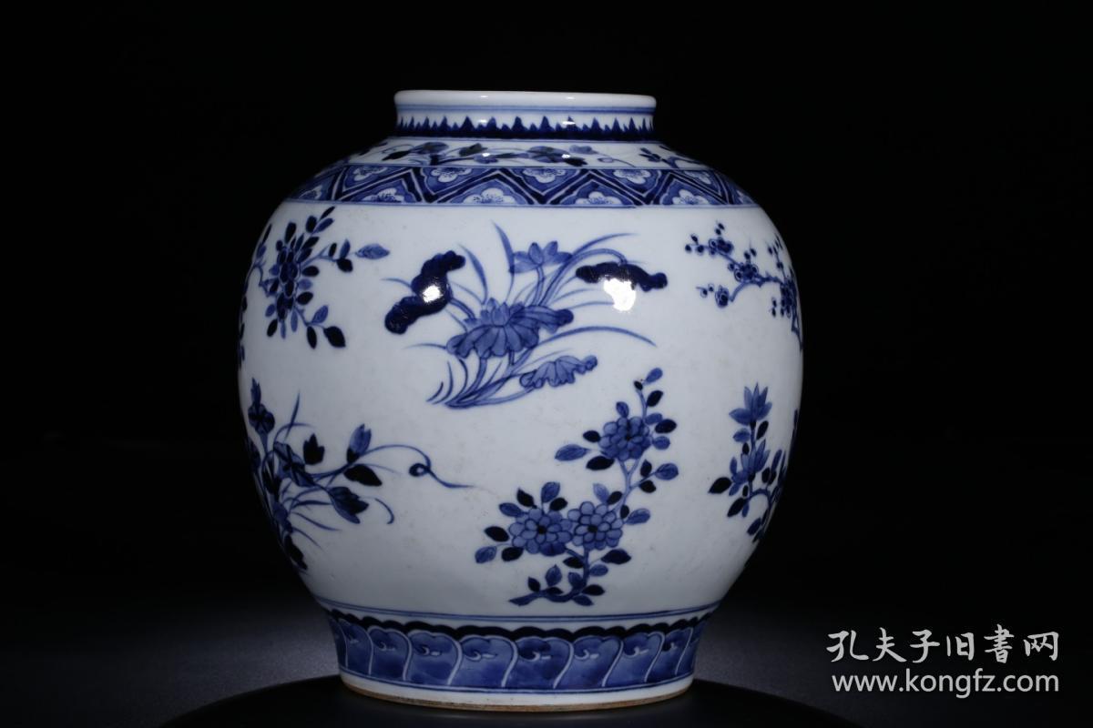清代 青花花卉纹小罐
