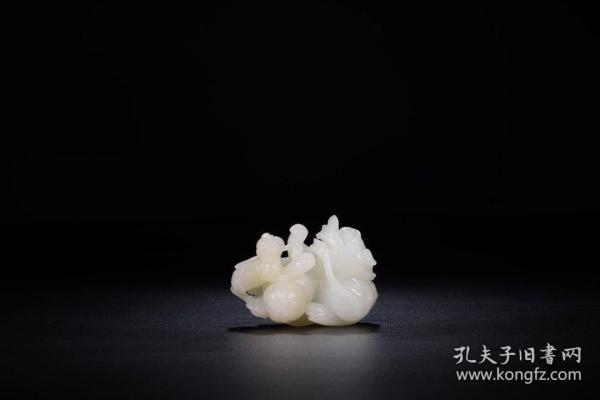 清代,和田白玉太狮少狮戏球把件