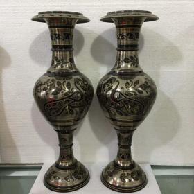 泰国手工花瓶
制作精致，雕刻完美
单个尺寸：
直径15厘米，
高44厘米