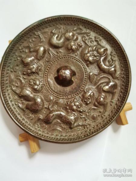 汉代  铜制   六狮纹铜镜