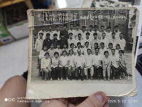 80年成都市盐市口中学高八零级三班毕业留影