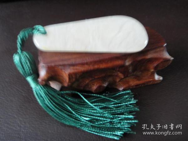 巴林结晶冻手把件，通体萝卜丝纹，非常细腻通透
