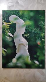 彩色照片：兴山县委宣传部 王辉 拍摄的“昭君汉白玉雕塑像”的彩色照片    共1张照片售       彩色照片箱0067--19
