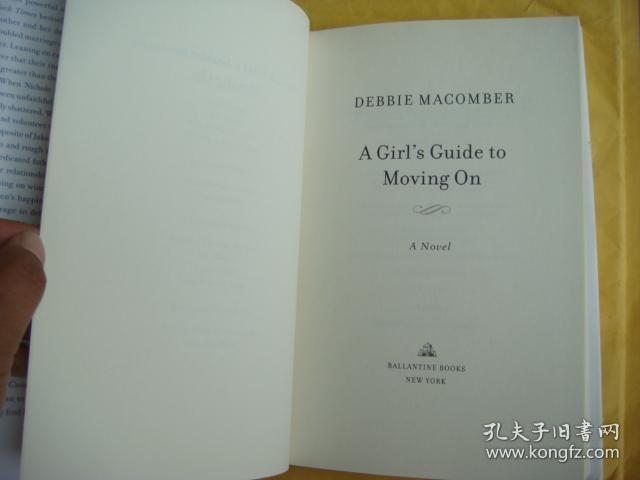 A girl's guide to moving on 英文原版 精装16开+书衣 近全新
