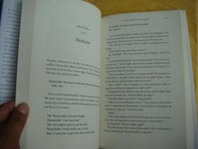 A girl's guide to moving on 英文原版 精装16开+书衣 近全新