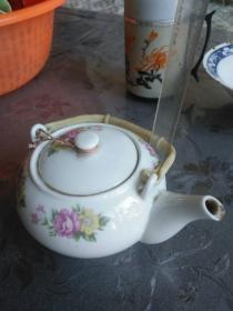 老式茶壶