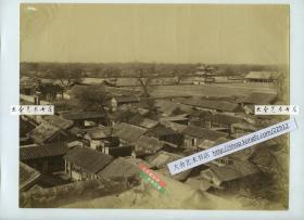 清代1880年代北京科举考试贡院俯瞰全景蛋白老照片，这片区域大约是东起贡院东街，西至贡院西街，南起建内大街，北至东总布胡同，包括贡院头条、贡院二条、贡院三条在内，北京东城区一百四十年前旧影,26.4X20.1厘米