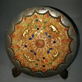 战汉时期镶宝石鎏金兽纹太阳形青铜镜