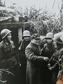 著名战地记者摄影家兰祥贵张友谦拍摄1979年扣林山反击战等大幅照片一组8张，品好
