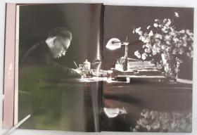 《共和国主席刘少奇》摄影集
