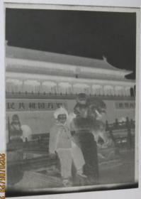 【老底片】（40505）天安门前石狮旁
