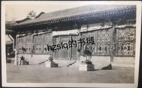 民国早期颐和园乐寿堂正面全景，大门匾额上“乐寿堂”字迹可辨。老照片影像清晰、品佳难得