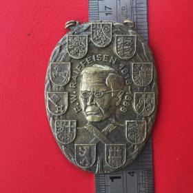 D022旧铜德国弗里德里希威廉bag1818-1888狮马城堡图铜牌章珍藏