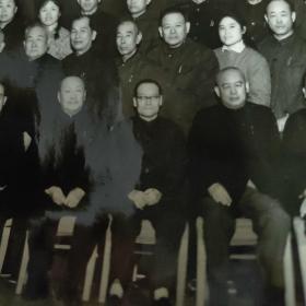 《英明领袖华主席和党中央其他领导同志接见全国冶金工业学大庆会议全体代表 1978.1.12》
