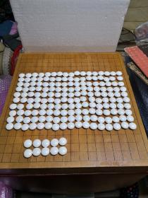 日本原装围棋子 一套 白蛤碁石180枚10.7毫米厚黑那智石 181枚11毫米厚带原装杉木棋笥箱花林棋笥