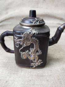 清代老的镶嵌银的茶壶完整