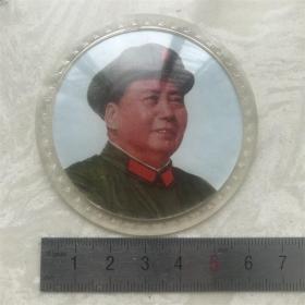 红色纪念收藏**时期毛主席像章胸针徽章包老物件有机塑料