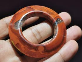 汉代红缟玛瑙环