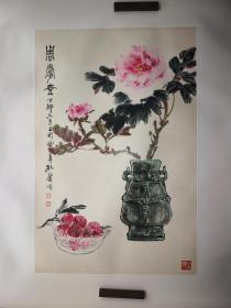 著名海派花鸟画家：孔伯容先生丁卯年作品《博古花卉图》镜心一件.（已经绢裱为镜片形式）