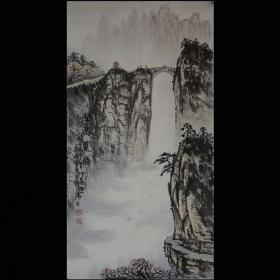 王献彬.登高揽胜.宣纸画芯.约98*49cm，简介见图,慧眼识之