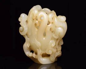 和田玉佛手
规格:   8.0×6.7×4.1厘米   重   162克
