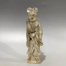 出土水晶仕㚢摆件
高14cm，4cm，重量161克