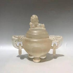 清代：水晶螭龙纹带盖香炉。
尺寸：高13cm 耳距15cm 肚径8cm 口径6cm 重619克