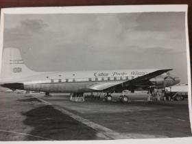 五六十年代香港九龙启德机场国泰飞机Cathay Pacific Airways老照片一张