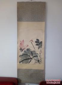 h.0801 张京成《莲花蜻蜓图》北京著名画家，原装裱立轴作品！！品相自然旧包浆。尺寸68x45