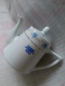 青花瓷酱字小壶无破损无冲线按图发货以图为准尺寸看图自定快递费按照收货地址实数收随时修改快递费