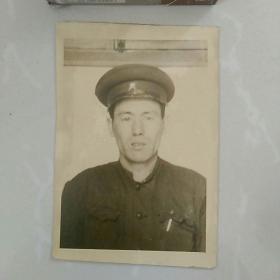 五十年代，穿铁路服