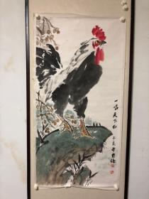 李自强[1]，1934年2月生于河南省汝阳县。国家一级美术师，享受国务院特殊津贴专家。历任河南省美术出版社社长兼总编辑、河南省书画院常务副院长、河南省美协副主席、中国美协理事、河南省美协顾问、河南省书画院顾问、河南省花鸟画研究会荣誉会长、香港华夏文化艺术交流中心顾问、敦煌中国画院艺术顾问、扬州八怪书画院顾问、中国潮南花鸟画院名誉院长等职，并应邀在中国文联、美协、文化部等一线全国性展览中担任评委。