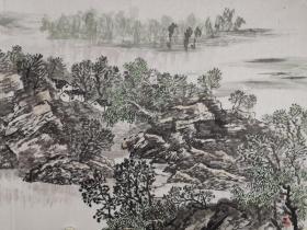 寿一峰，男，1961年12月生于上海，祖籍浙江。长期从事山水画创作，一直师从著名山水画家张复兴先生，2005年先后就读于中国画研究院（国家画院）李宝林工作室，及中国艺术研究院，作品多次参加由中国文联，中国美协举办的画展。
2011年起历时两年独立创作完成了《黄河寻旅图》山水长卷，长418米，高0.9米