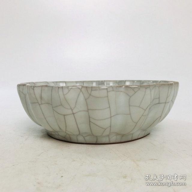 点击查看原图 特价秒杀古瓷器 官瓷瘦金体刻诗笔洗