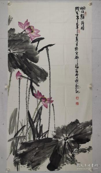 刘瑞友     1951年生，毕业于首都师范大学美术学院。画家，高级职称，国家一级美术师。
现为中国书画印研究院教授，中国书画协会会员、中国书画艺委会员、中国收藏家协会会员、中国扇子艺术学会会员。其绘画作品涉及山水、花卉、禽鸟等，不但题材广泛，而且技艺精湛。他的山水画构图讲究，皴法多变，又不拘泥于传统的表现形式。其代表作《燕山魂》构图更是独具匠心，画面上山水相间、1999年出版《刘瑞友画集》。