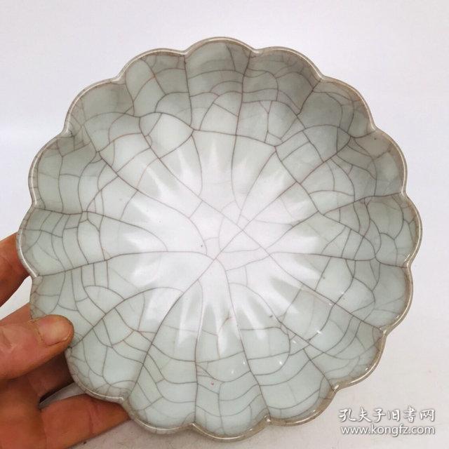 点击查看原图 特价秒杀古瓷器 官瓷瘦金体刻诗笔洗