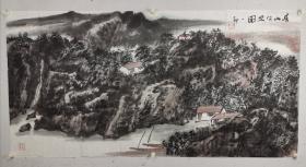 胡文轩 笔名一轩，大轩子，1952年生于青岛，现居北京。 中国民主建国会会员 中国美术家协会会员 民建中央画院院士 齐鲁宾虹山水画研究会会长 青岛大岳书画院院长 青岛大学MBA教育中心导师 青岛当代书画作品价格鉴定中心鉴定专家 胡文轩先生早年毕业于山东艺术学院，2005年考入中国艺术研究院研究生院，贾又福山水画工作室首届硕士研究生《胡文轩山水画集》。