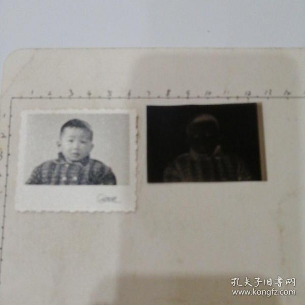 小男孩照片底片各一张